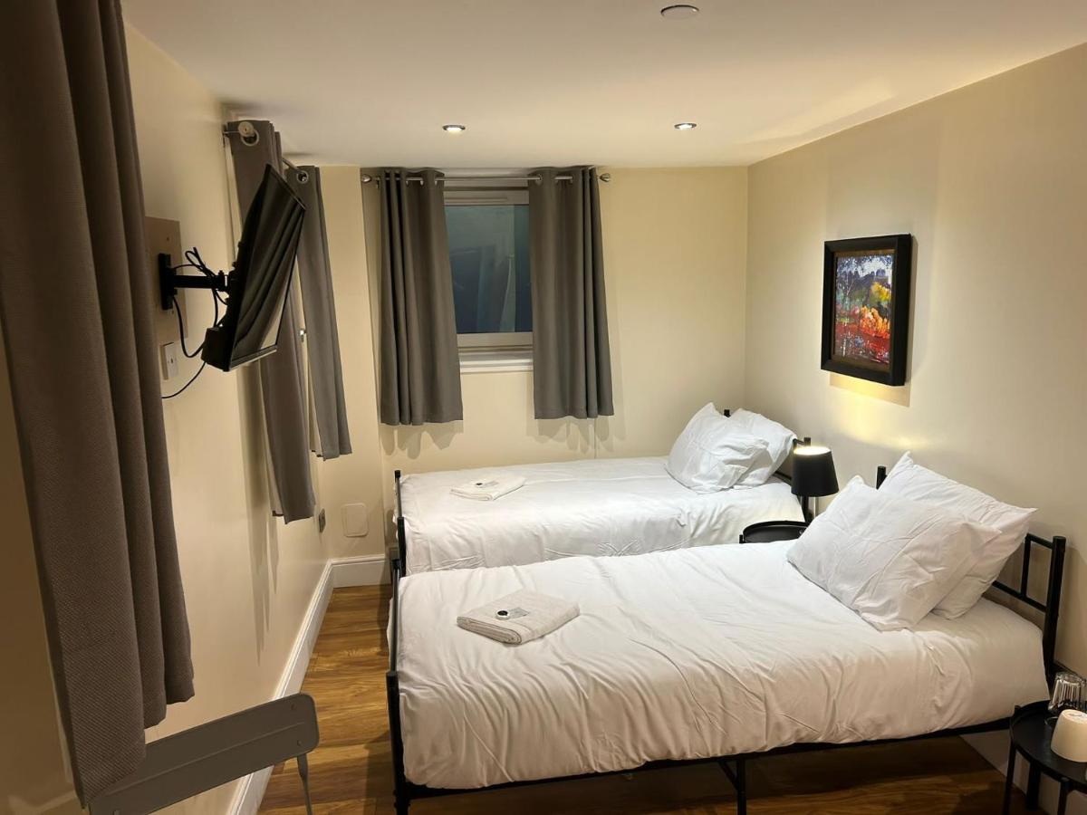 Twin Room With En-Suite EDI Exterior photo