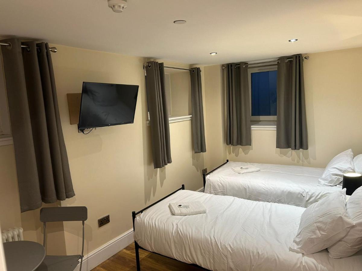 Twin Room With En-Suite EDI Exterior photo